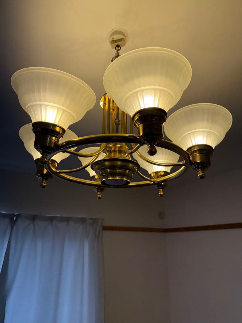 ち*こ様 アンティークシャンデリア 5灯 ゴールド・ホワイト