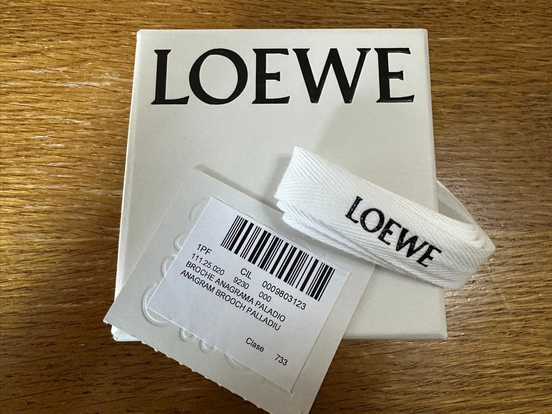 LOEWE ブローチ正規品