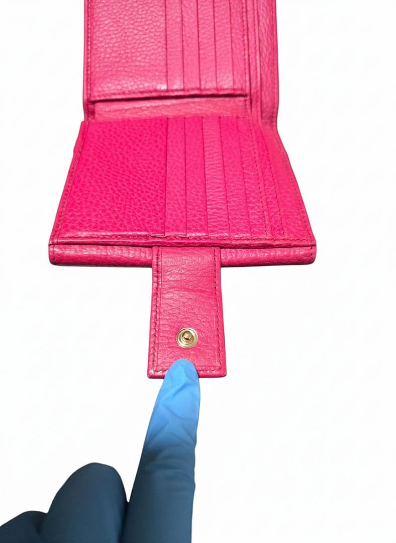 Gucci 三つ折り財布　レザー　ピンク　マゼンダ