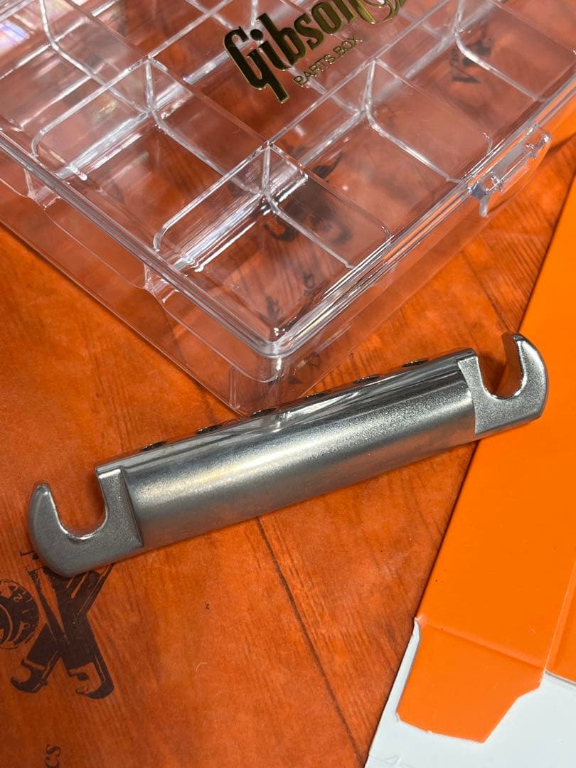 ギブソンUSA純正 アルミテールピース エイジド ギフト付