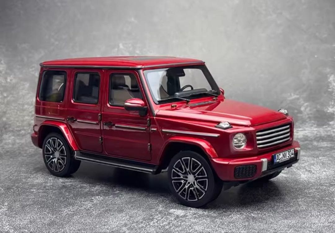 1/18 Mercedes G-Class NOREVミニカー レッド