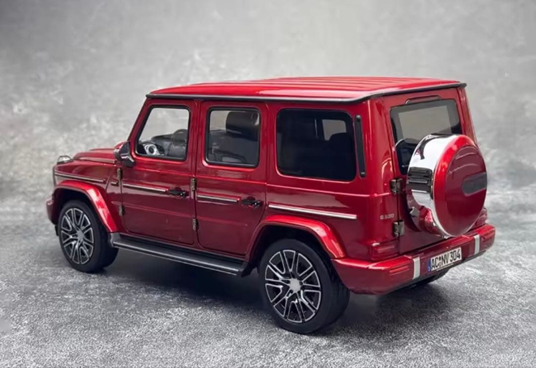 1/18 Mercedes G-Class NOREVミニカー レッド