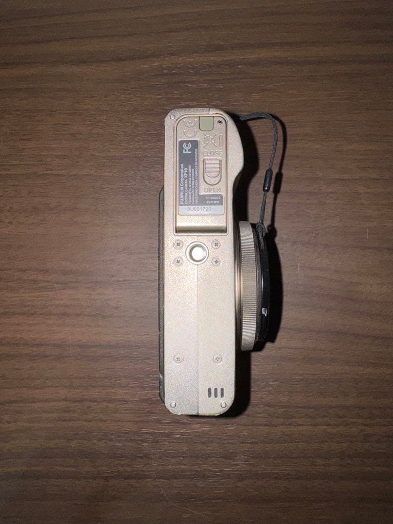 FUJIFILM XF10 ゴールド コンパクトデジタルカメラ