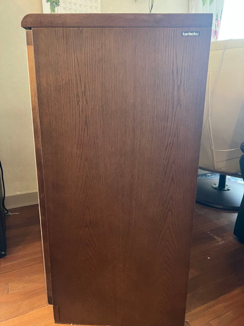 カリモク木製ガラス扉キャビネット