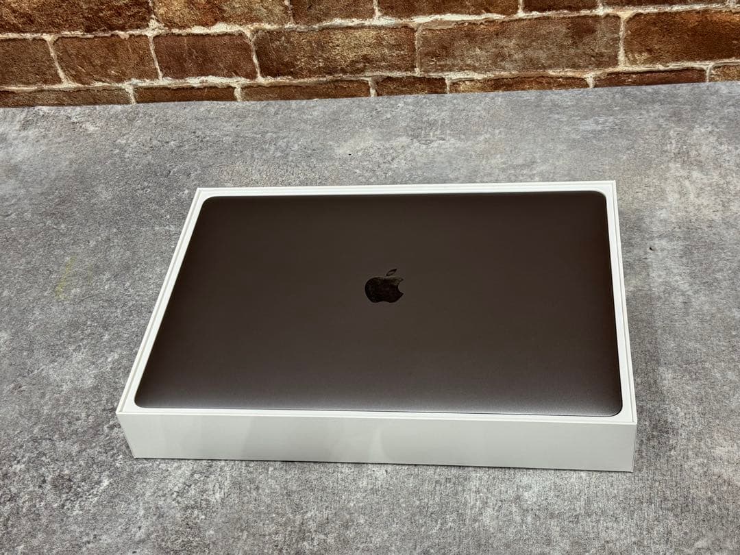 MacBookPro 2017 15インチ 16GB/256GB/スペ