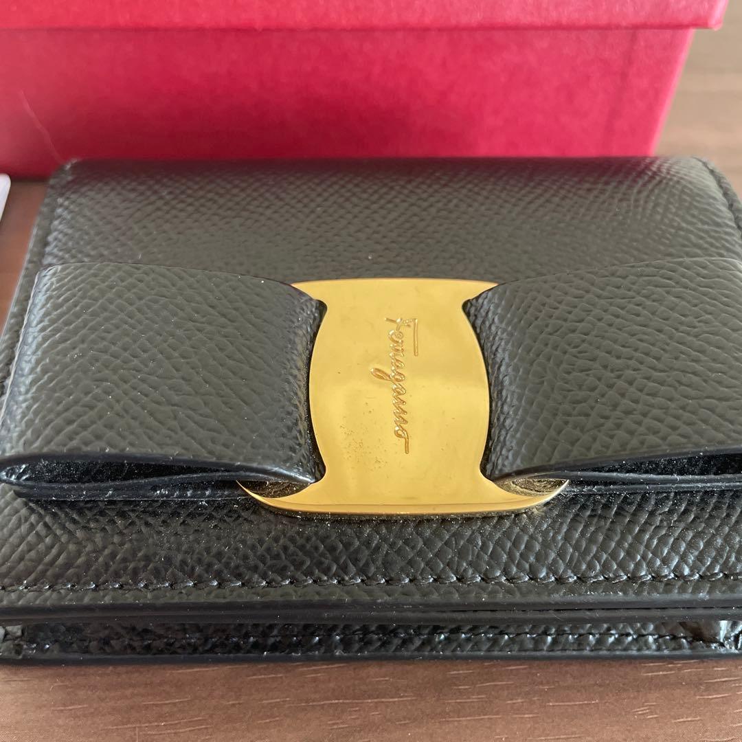 Salvatore Ferragamo フェラガモ　二つ折り財布　ブラック