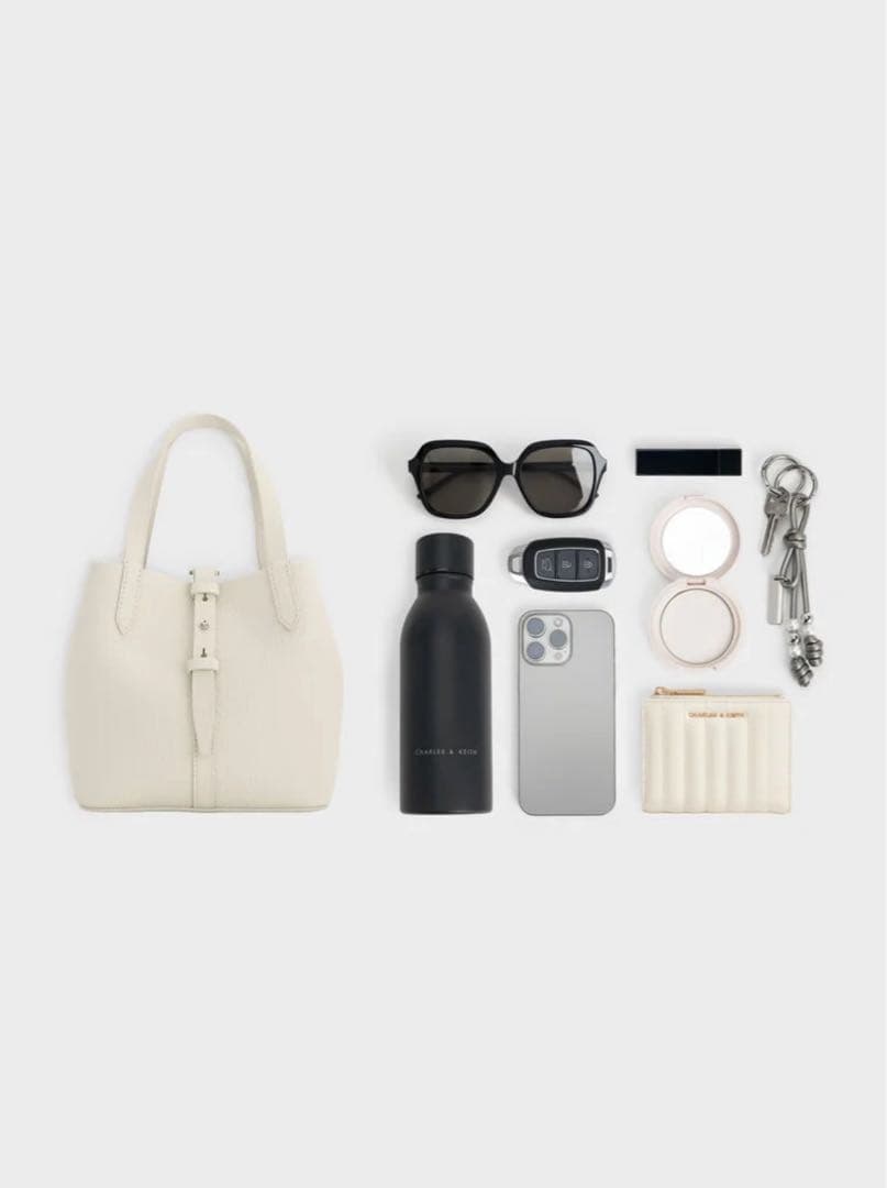 CHARLES & KEITH Beryl ベリル リサイクルレザーバケツバッグ