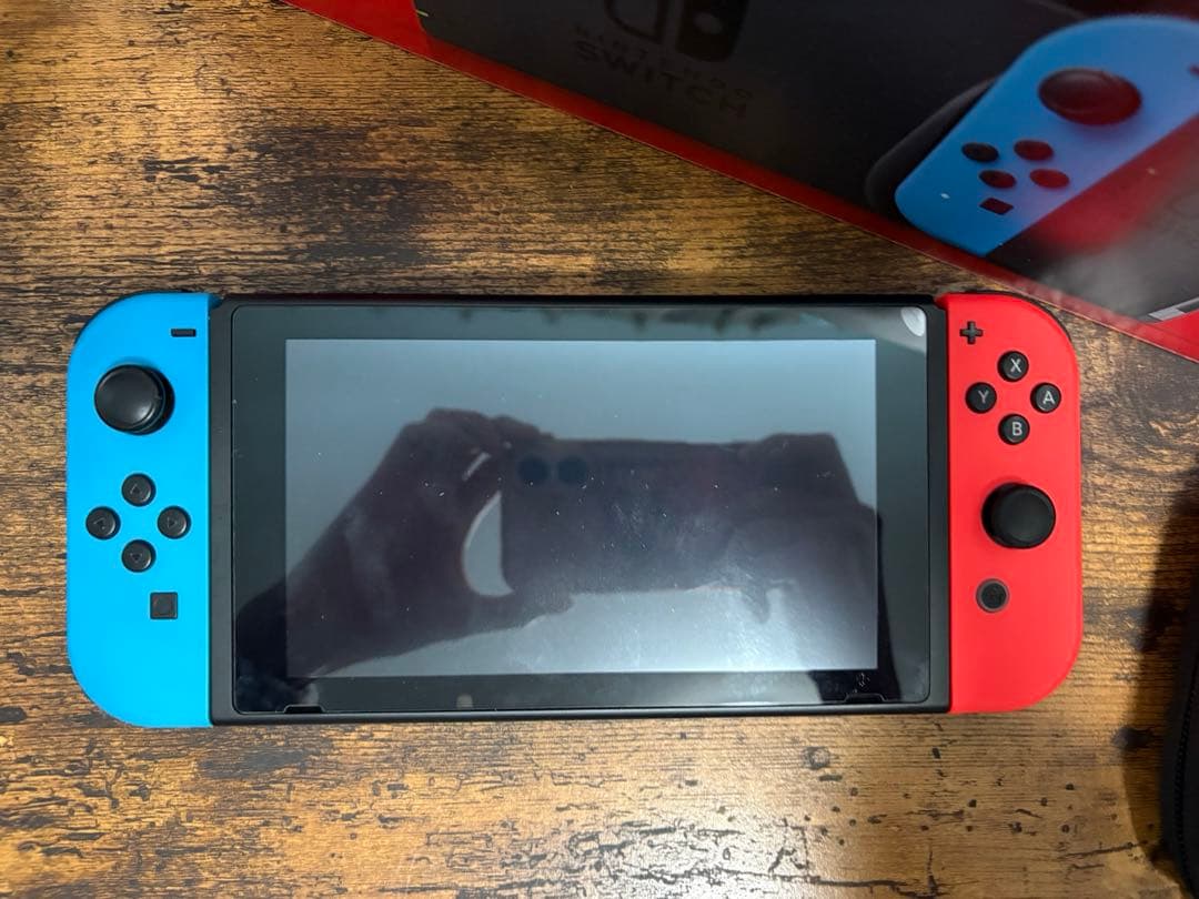 Nintendo Switch 本体　ケース付き　美品　任天堂　スイッチ