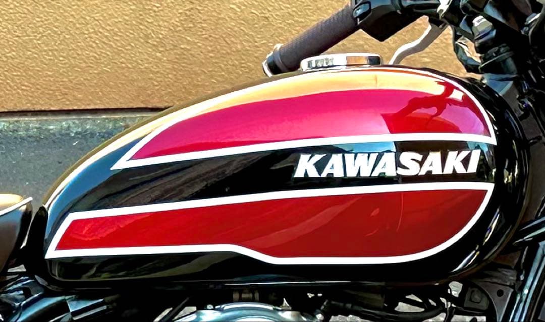 w400 W650 w800タンク　W3 ペイント　スムージング済