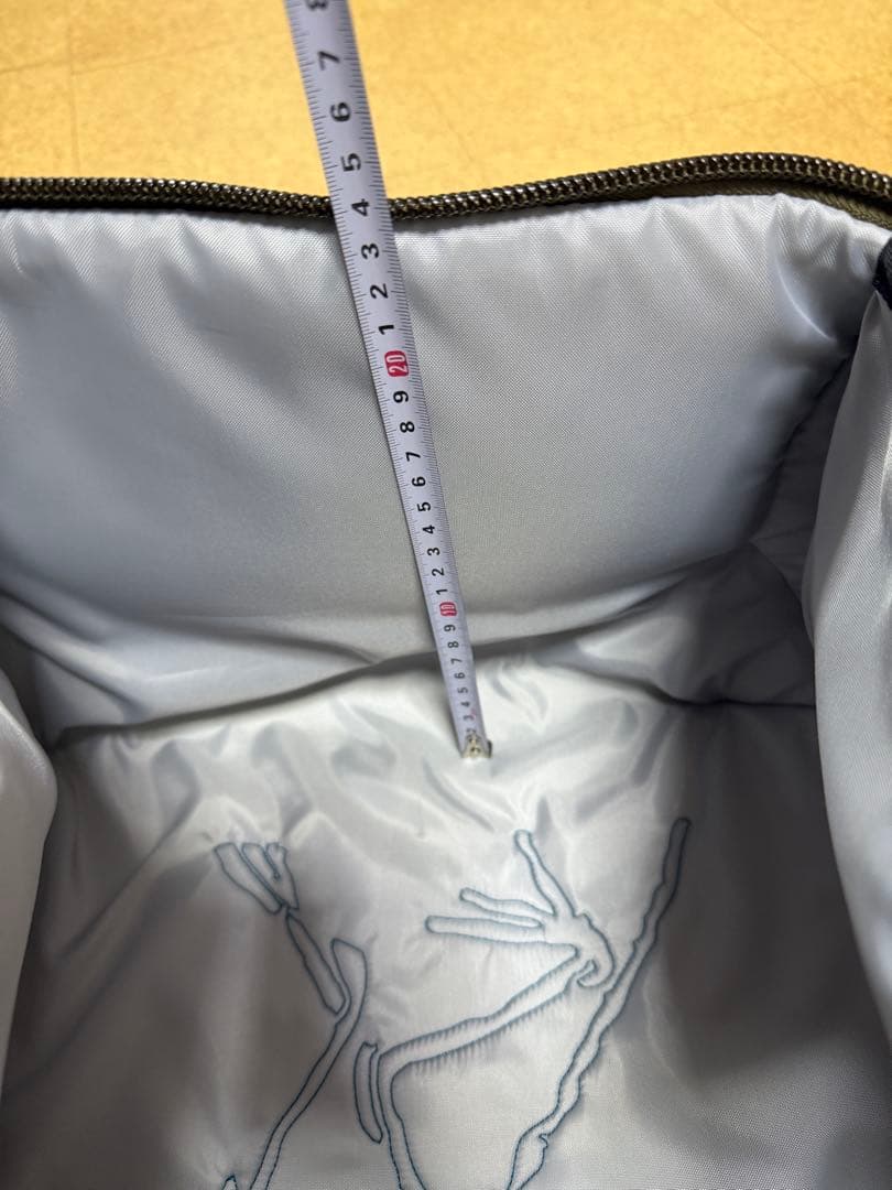 希少モデル新品タグ付き　ARC'TERYX バッグ カーキ　コンバートケース