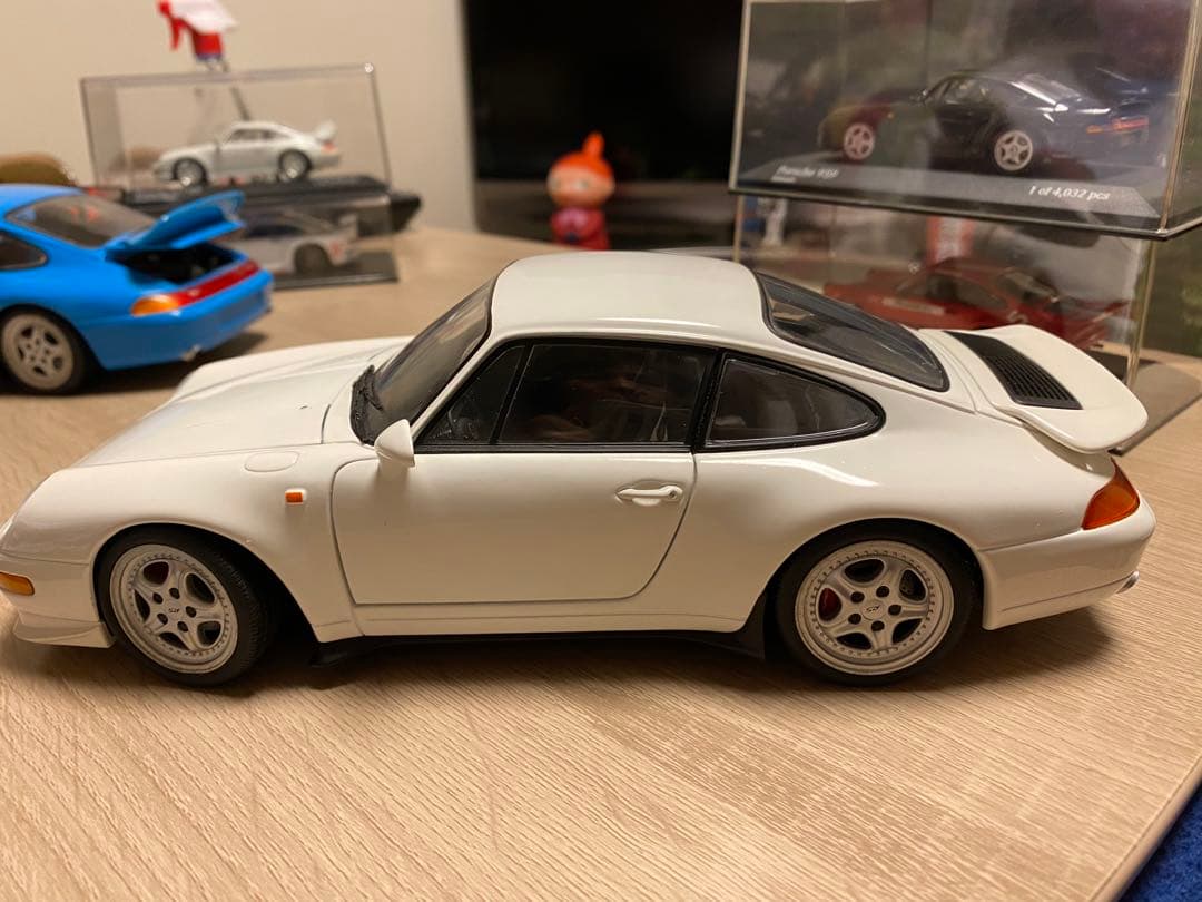 ポルシェ911RS UT 1/18