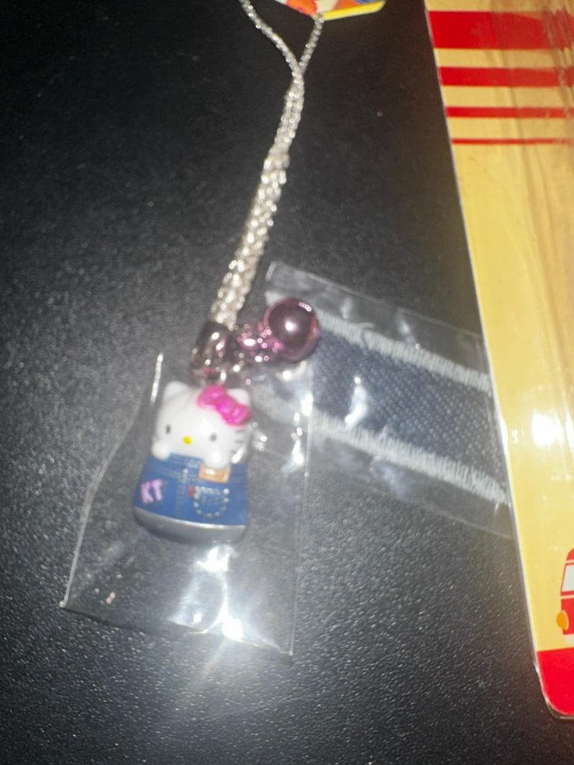 J*_様 #1-1051218 ハローキティのカラフルなストラップ3個セット