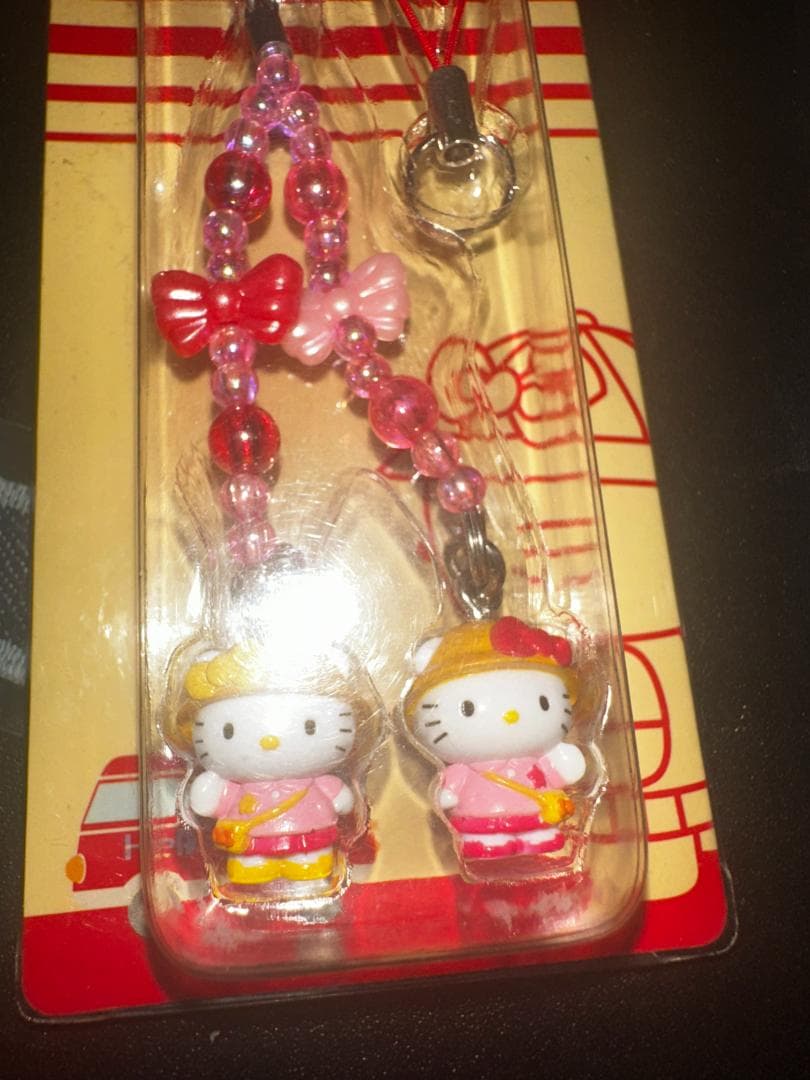 J*_様 #1-1051218 ハローキティのカラフルなストラップ3個セット