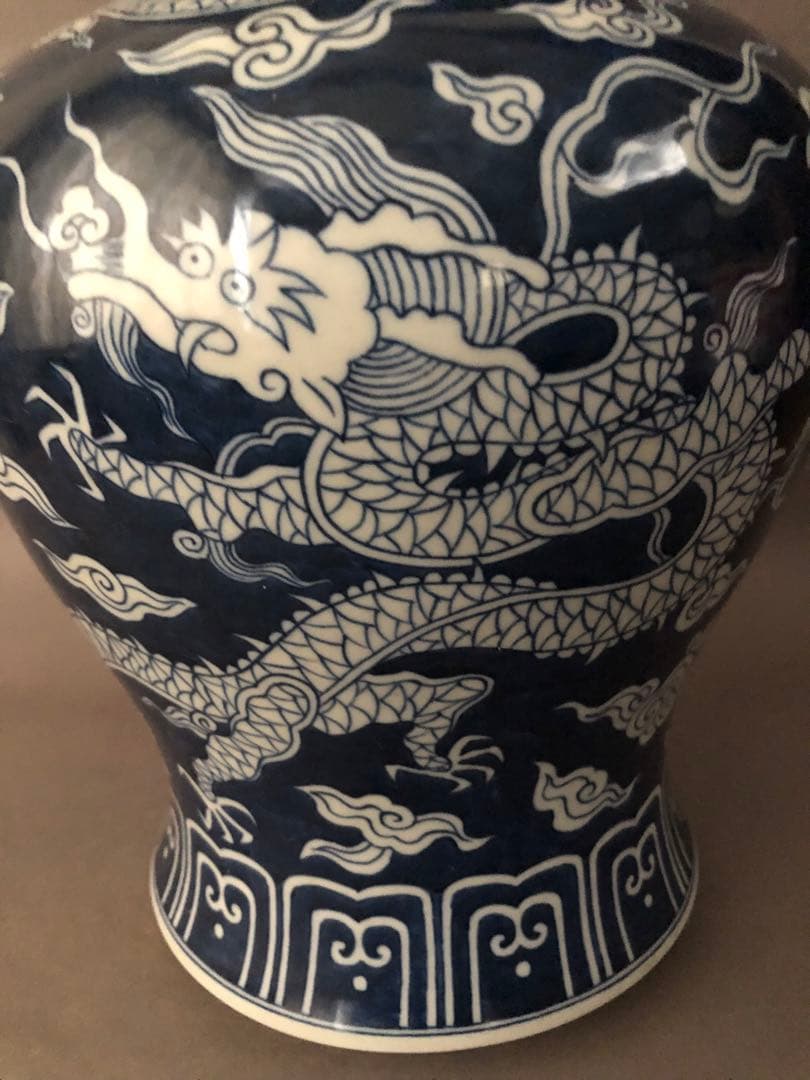 中国骨董　古美術　大明嘉靖年製　青花五爪龍紋壺、花瓶