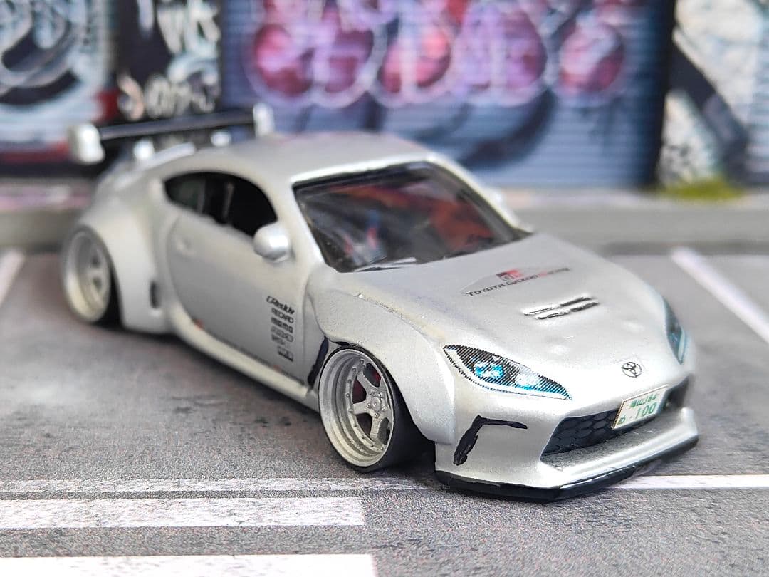 ホットウィールカスタム トヨタ GR86 ドリ車☆オーバーフェンダー☆トミカ改造