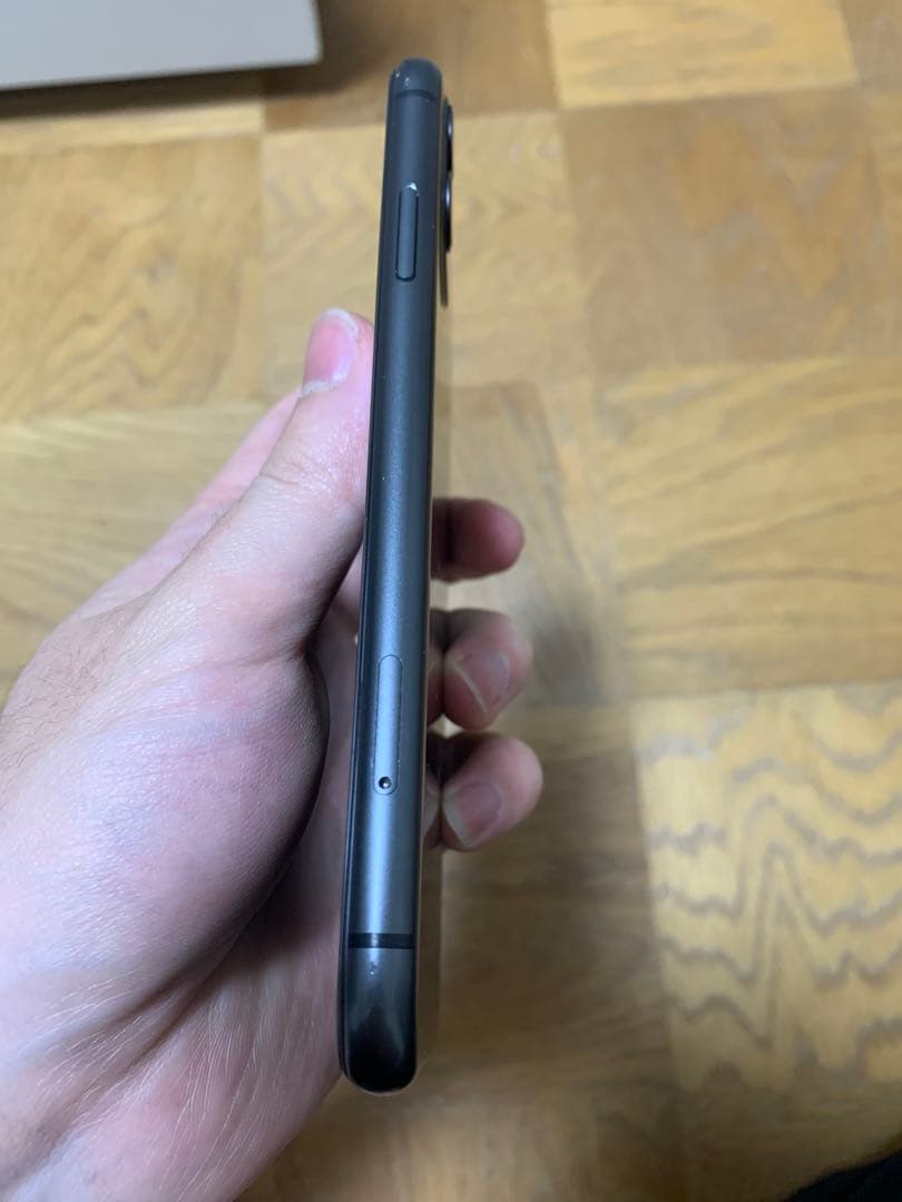 Apple iPhone 11 ブラック