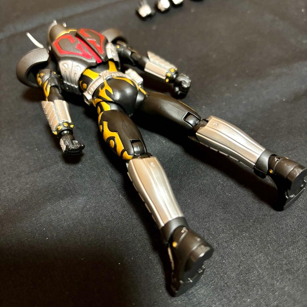 【説明必読】 S.H.Figuarts 仮面ライダーカリス 仮面ライダーレンゲル