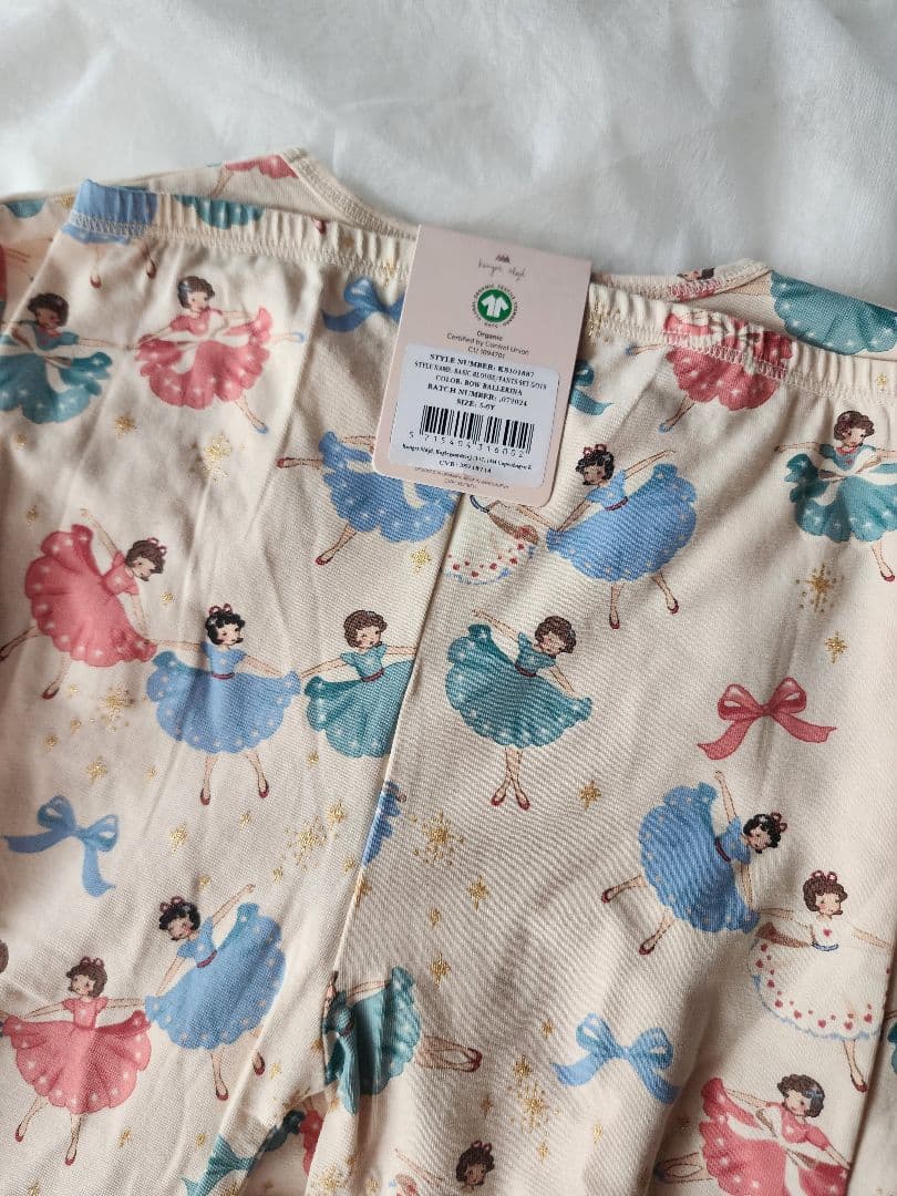 新品　コンゲススロイド　バレリーナ　セットアップ　5-6Y パジャマ　肌着