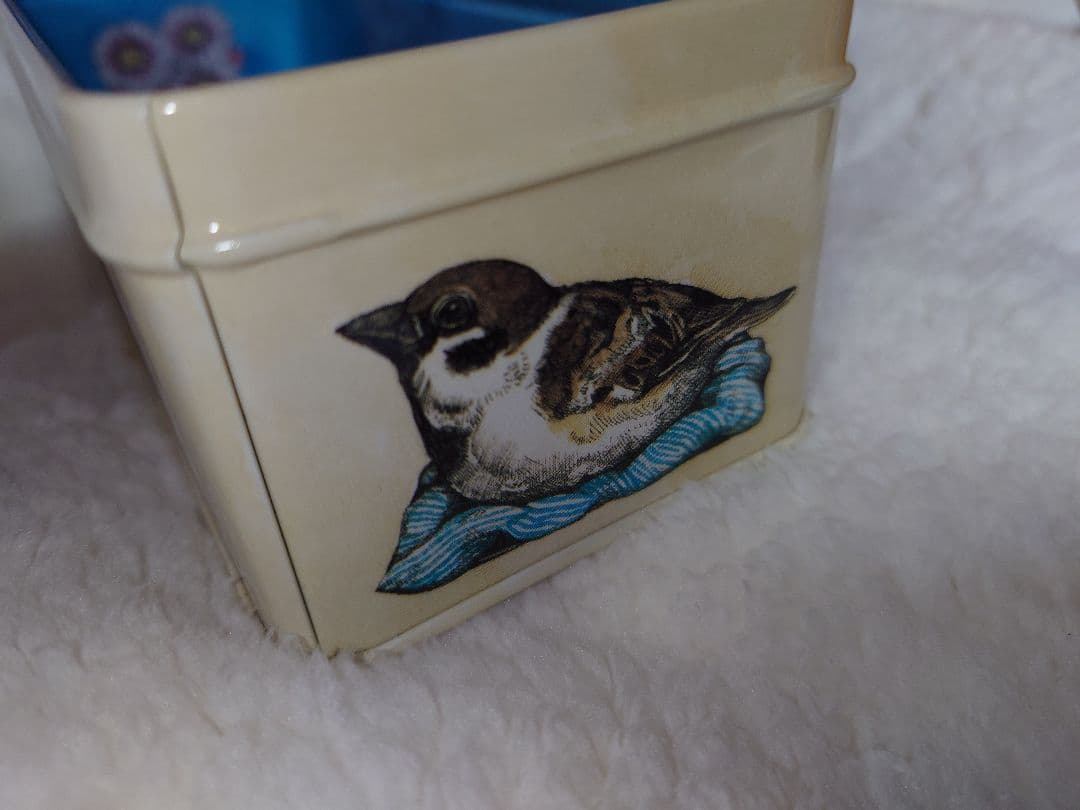 ヒグチユウコ×ホルベイン　2016年　ブリキ缶　おまけ付き