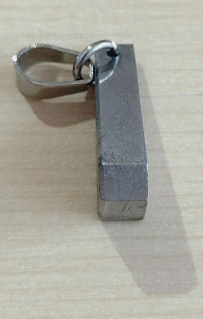ギベオン隕石　ペンダントトップ