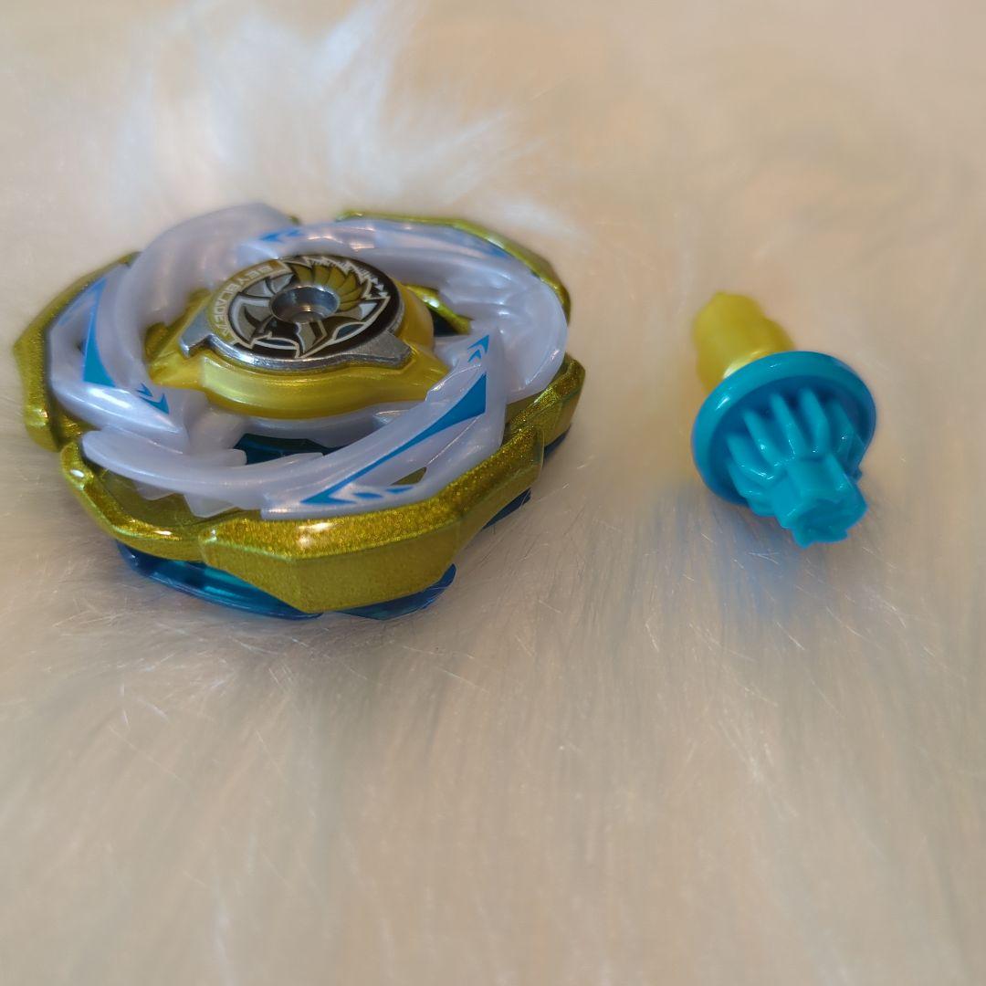 ベイブレードX ワルキューレボルトS4-70V メタルコート：ゴールド