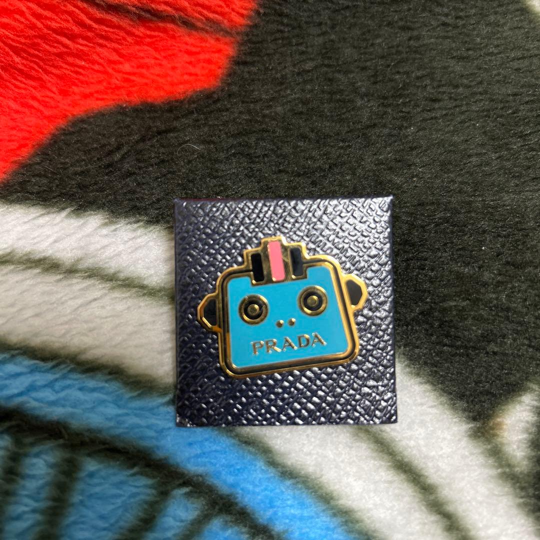 【新品未使用・値下げ交渉可］PRADA ピンブローチ3点セット