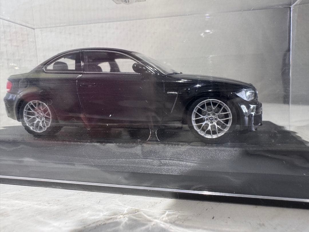 BMW 1er M Coupé ミニカー ブラックメタリック1/43