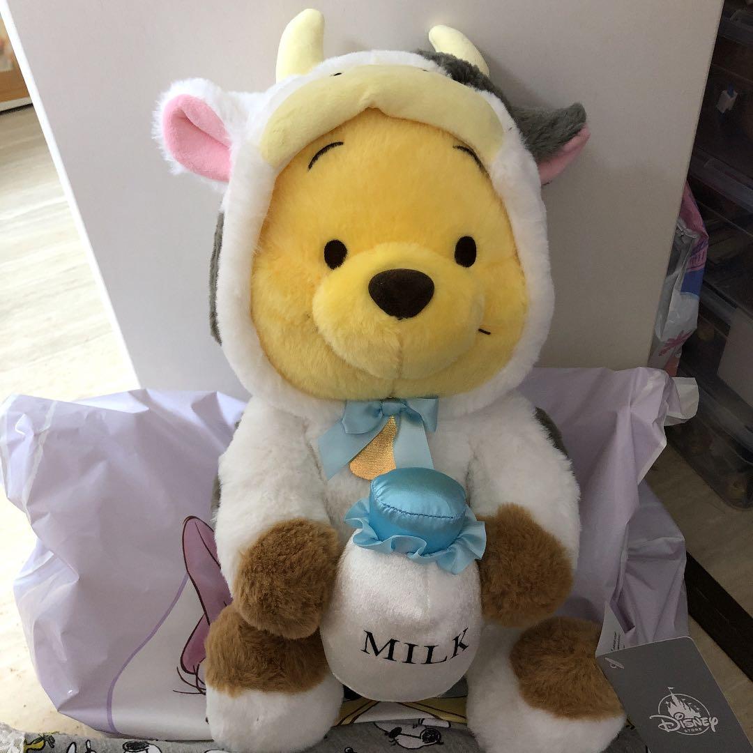 ディズニーストア　干支　丑年　牛　うし　プーさん　ぬいぐるみ