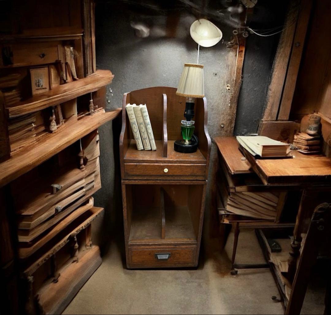 アンティーク　珍品　本立て　飾り棚　別々使用可能　スリムキャビネット