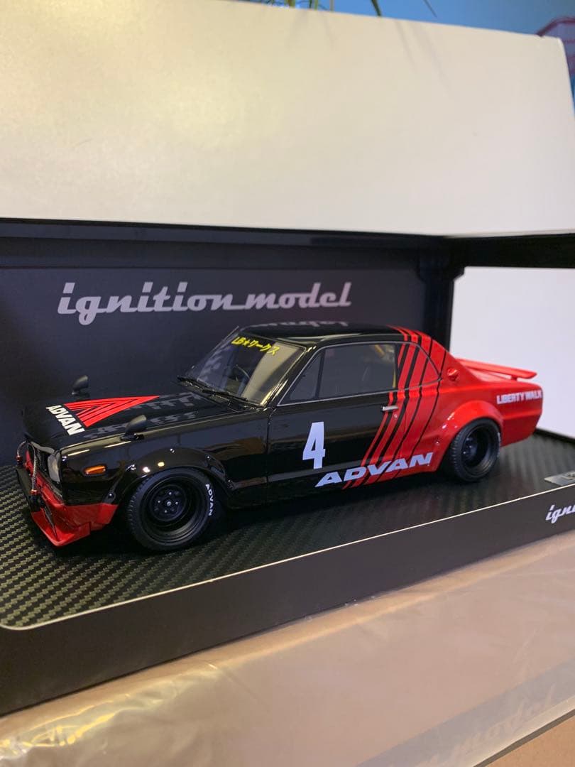 イグニッションモデル　1/18 LBWK ハコスカ アドバン