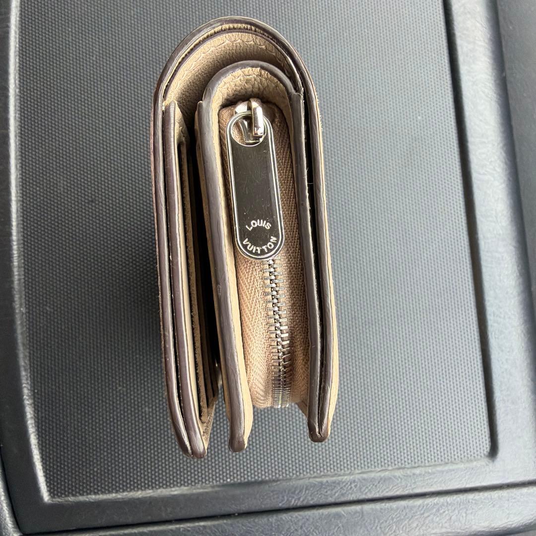 極美品　ルイヴィトン　クレア　マヒナ　二つ折り財布　グレージュ