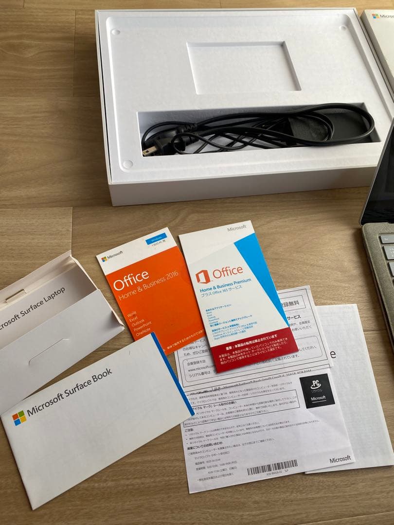 Surface Laptop1（Model 1769）13.5インチ プラチナ