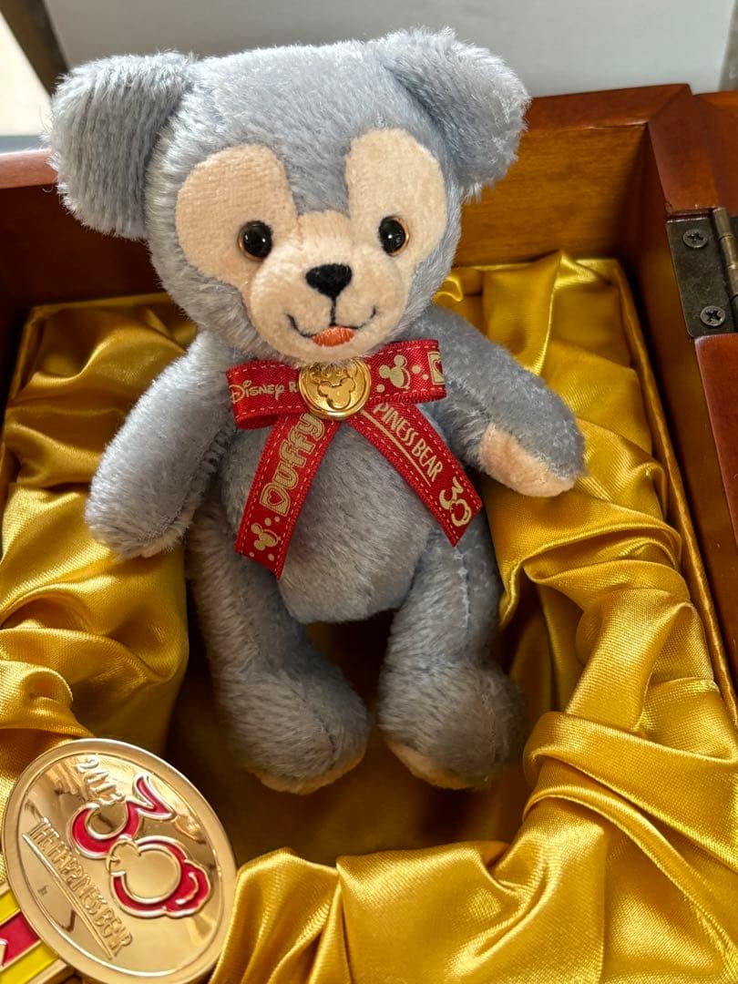 超激レア❣️未使用保管❣️ダッフィー30周年記念 木箱入りぬいぐるみ 元箱あり