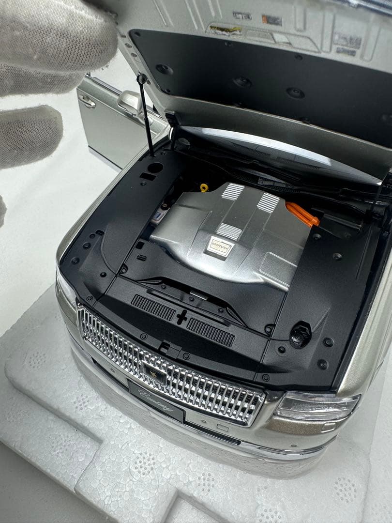 【極美品】LCD 1/18トヨタセンチュリーシルバー ダイキャスト フル開閉完品