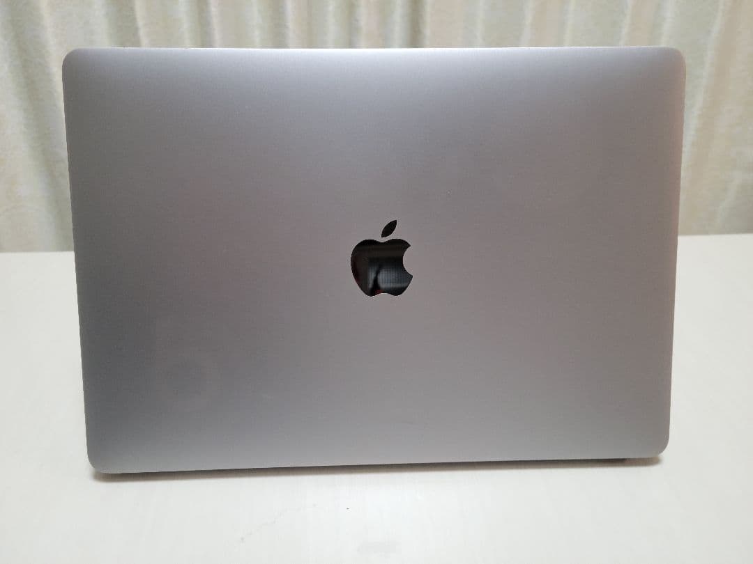 グリリュウ　Macbook Pro 2020 i5 8GB 512GB