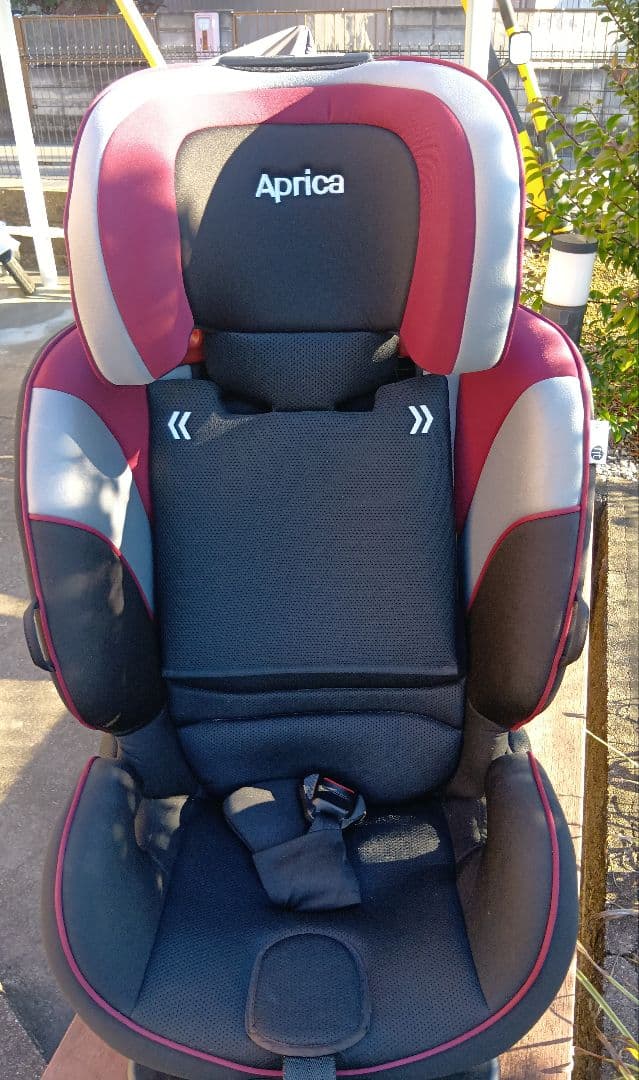 【限定特価】Aprica フォームフィット　チャイルド＆ジュニアシート 上位機種