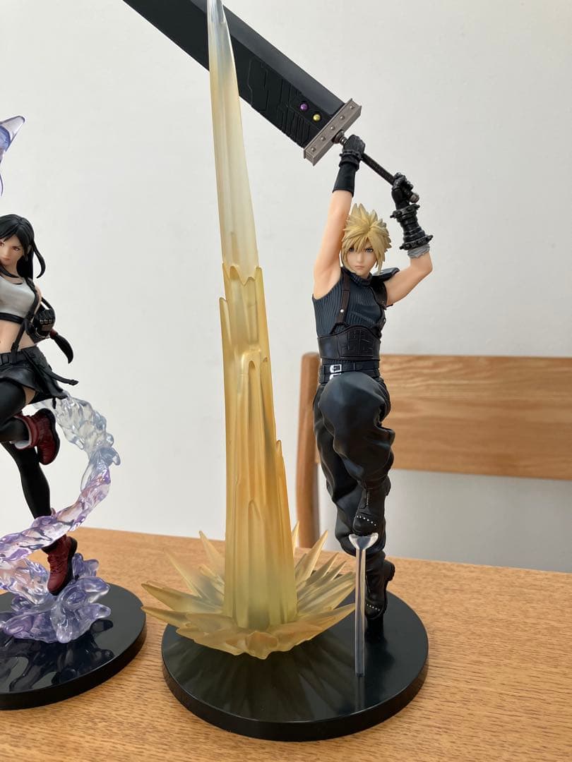 FF7 くじA賞　クラウド・ストライフ フィギュア　エンド賞　ティファ