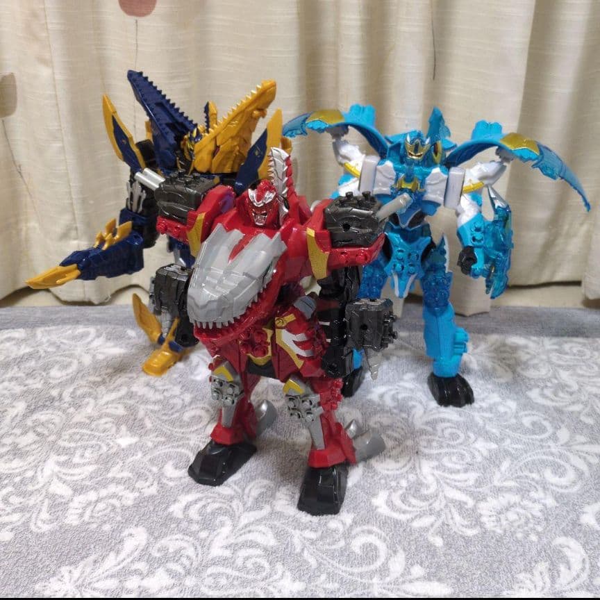 リュウソウジャー