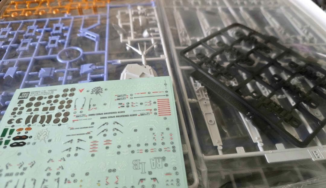 RG Hi-νガンダム ＆ RG νガンダム （ チタニウムフィニッシュ ）