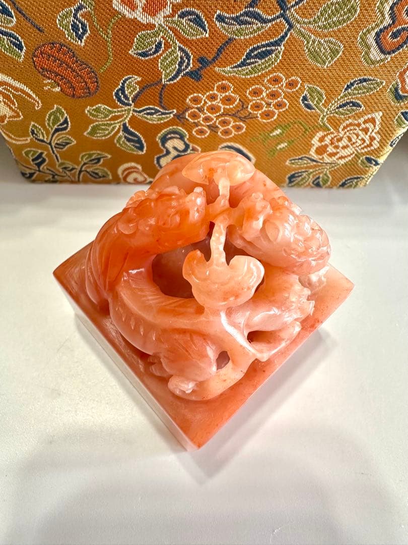 【螭虎献芝】 　美品　ラオス 老挝 水凍　印材 落款 遊印 雅号 大材