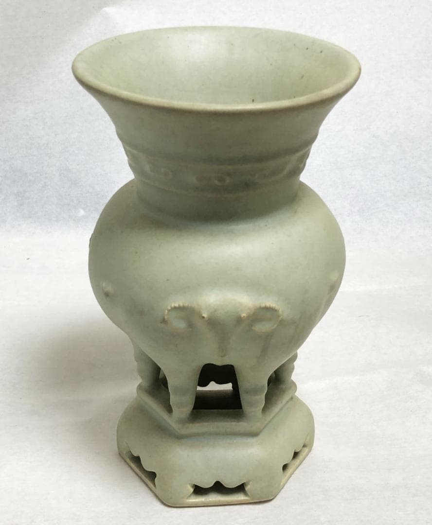 唐物 南宋『 青磁 三羊尊 』 高さ22.5cm 花瓶 花器 WWTT023