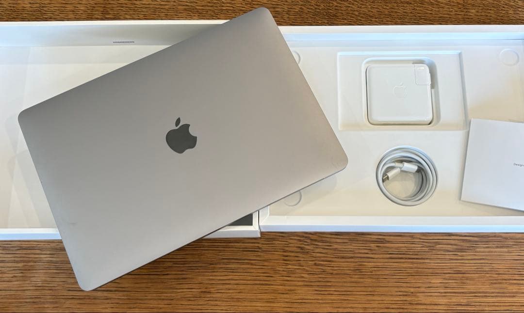 13インチ　MacBook Pro スペースグレイ