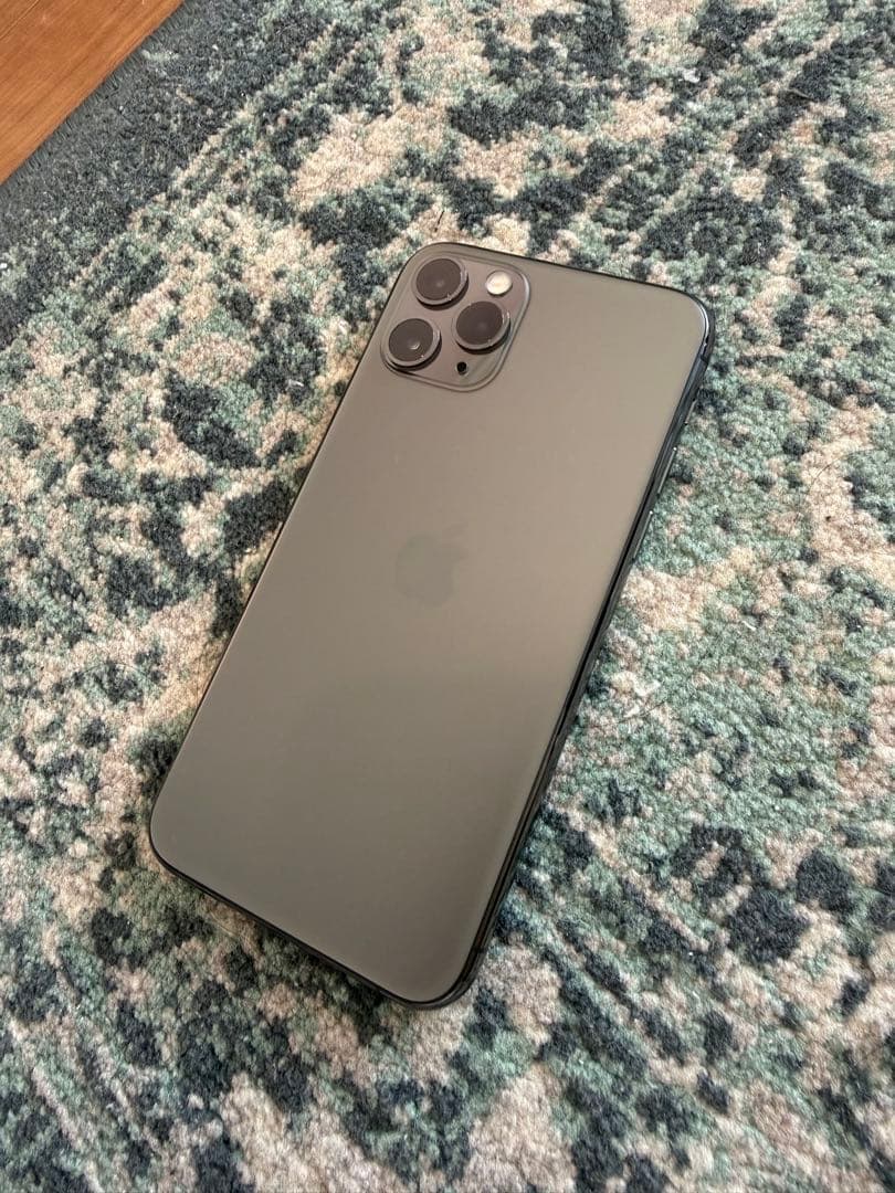 未使用品 Apple iPhone 11 Pro スペースグレー　カバー付