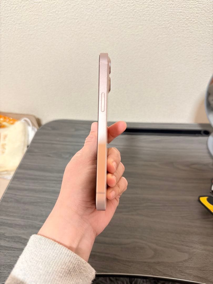 iPhone 13 ピンク 128GB SIMフリー バッテリー82%