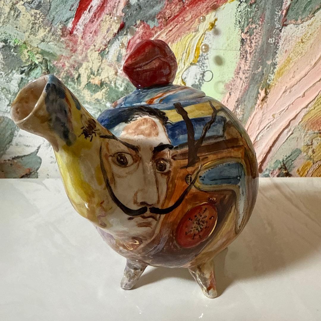 ユニークなデザインの陶器ティーポット . 新しいコレクション