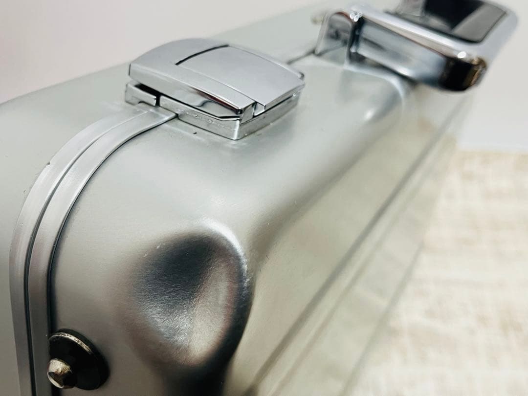 ZERO HALLIBURTON アルミケース