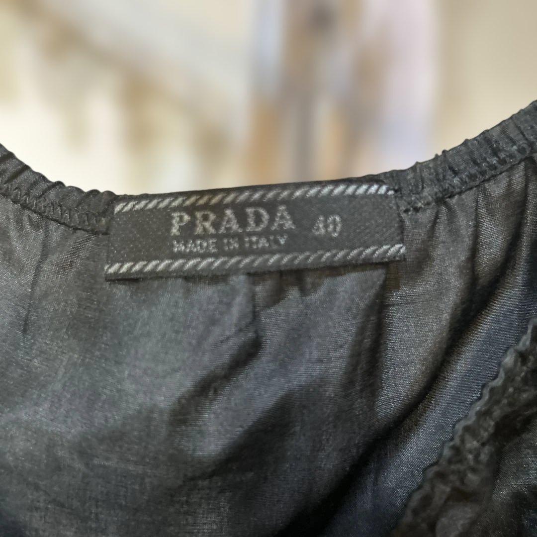 プラダ　ダークグレー ひざ下スカート