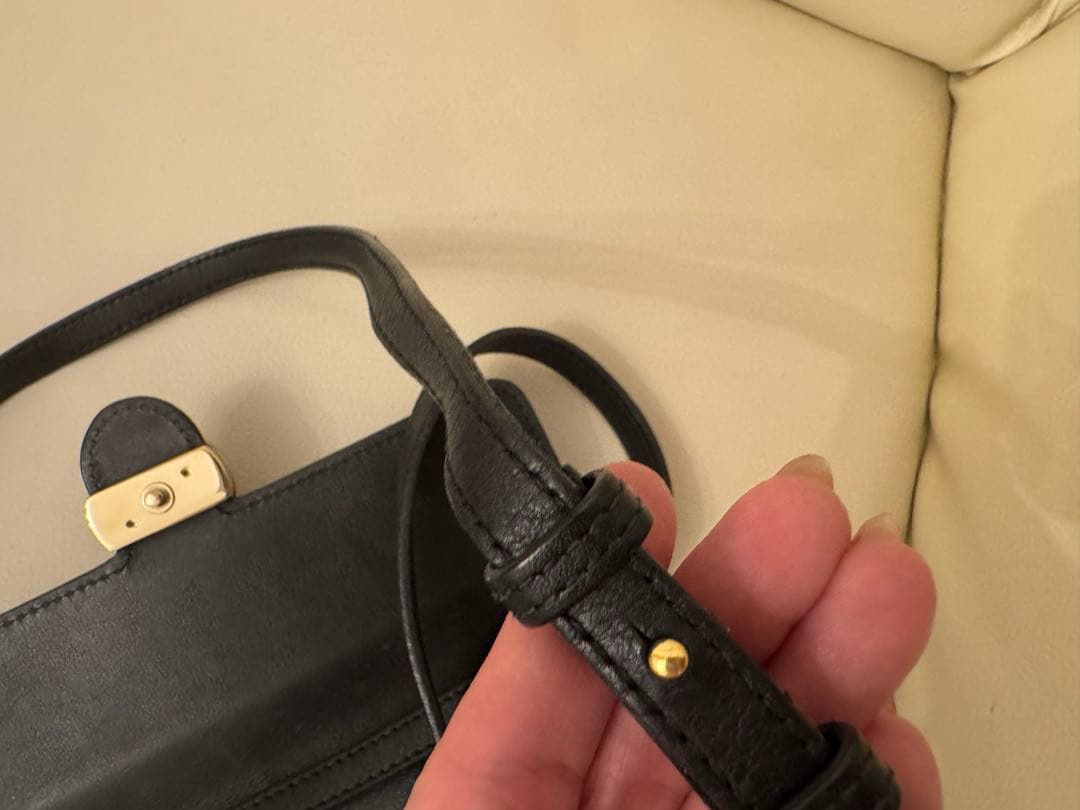 Gucci レザー ショルダーバッグ