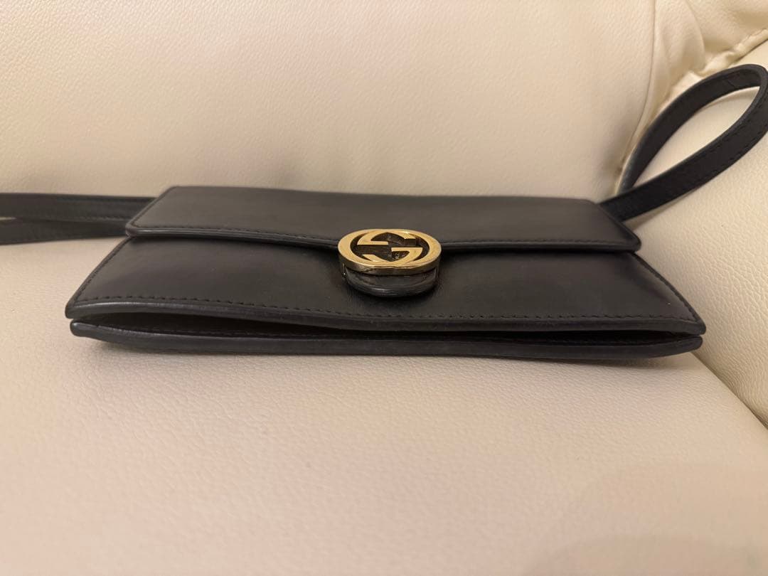 Gucci レザー ショルダーバッグ