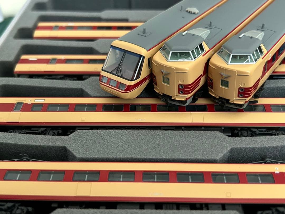 鉄道模型　Nゲージ　KATO 10-1690 381系　パノラマしなの　9両フル
